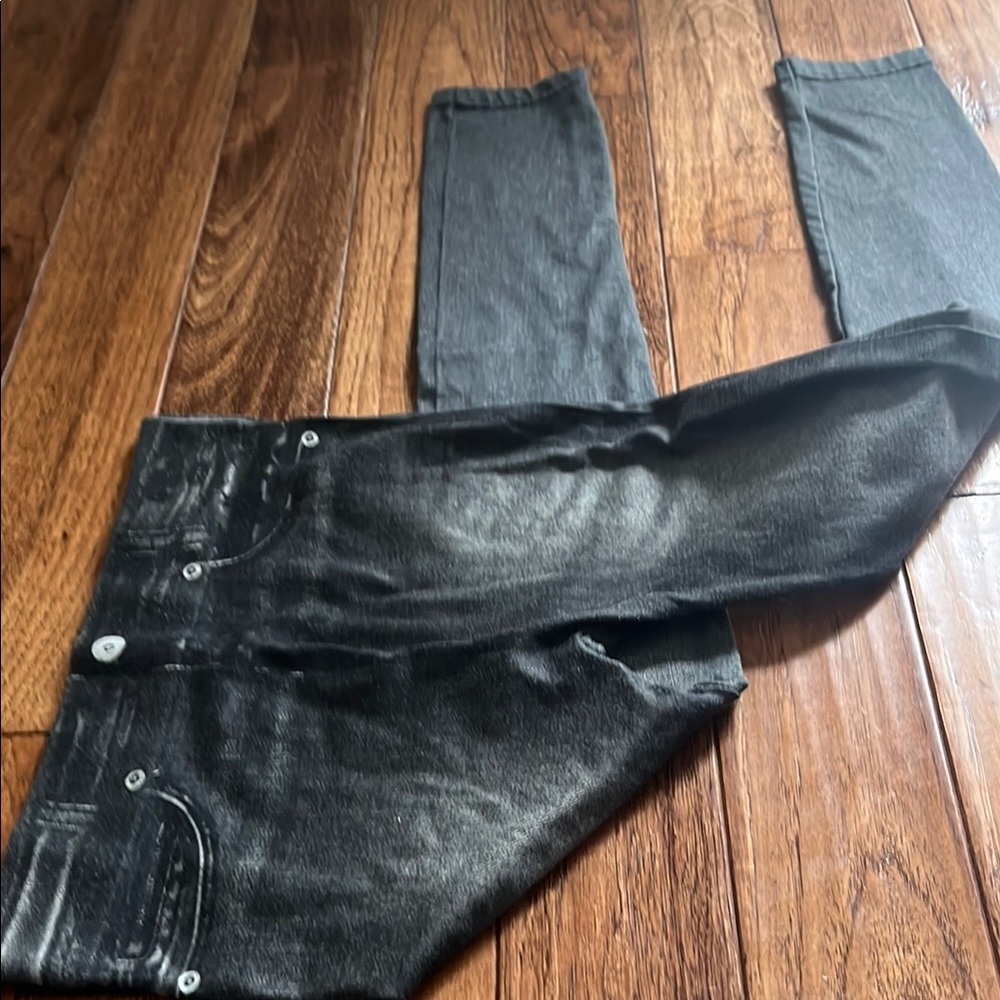 Black Glossy Leggings with Sleek Finish